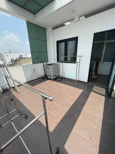 Hình ảnh Phòng ban công 351 Lạc Long Quân, từ 3tr2