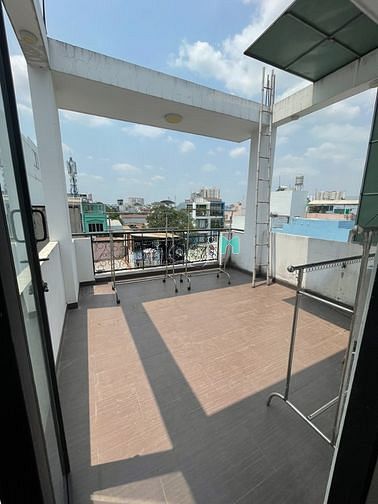 Hình ảnh Phòng ban công 351 Lạc Long Quân, từ 3tr2