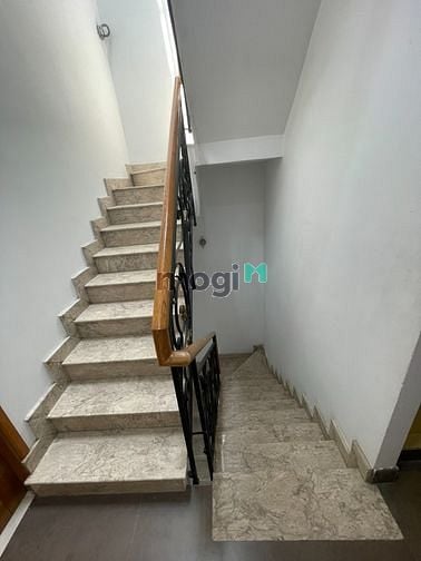 Hình ảnh Phòng ban công 351 Lạc Long Quân, từ 3tr2