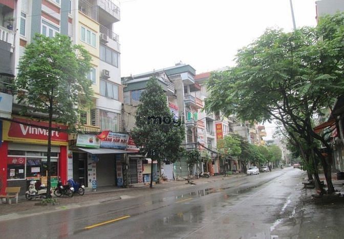 Hình ảnh Bán Nhà Phân Lô MP Nguyễn Viết Xuân. SĐCC 70m2 4 Tầng. KD Sầm Uất