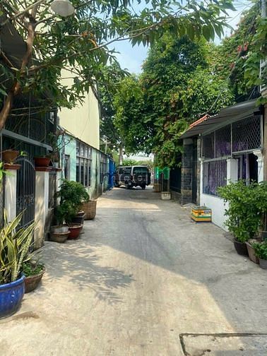 Hình ảnh Cần bán nhà mặt tiền đường ĐHT42