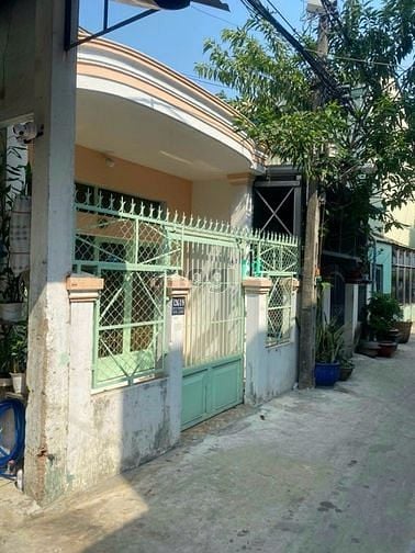 Hình ảnh Cần bán nhà mặt tiền đường ĐHT42