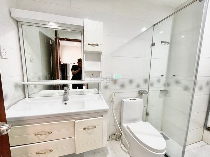 Hình ảnh CHDV - Cao cấp - quận 3 - dạng 1pn máy giặt riêng - cửa sổ lớn