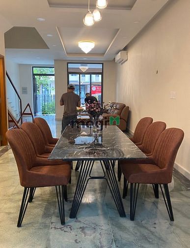 Hình ảnh Cho thuê biệt thự Tân Quy Đông, hầm, trệt, 2 lầu