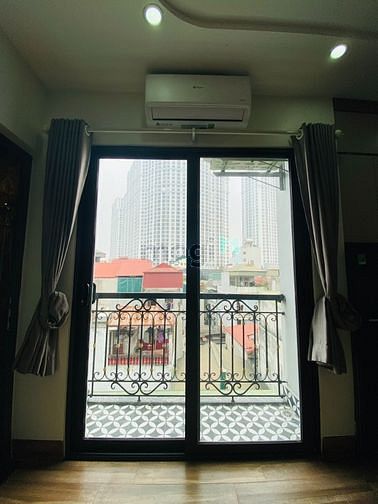 Hình ảnh CHDV Cao Cấp mặt phố Cự Lộc *FULL ĐỒ CAO CẤP-THANG MÁY-Ô TÔ ĐỖ CỬA*