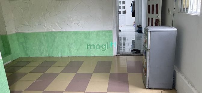 Hình ảnh Phòng ban công gần Tên Lửa giá 3tr2