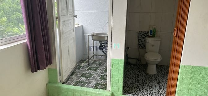 Hình ảnh Phòng ban công gần Tên Lửa giá 3tr2
