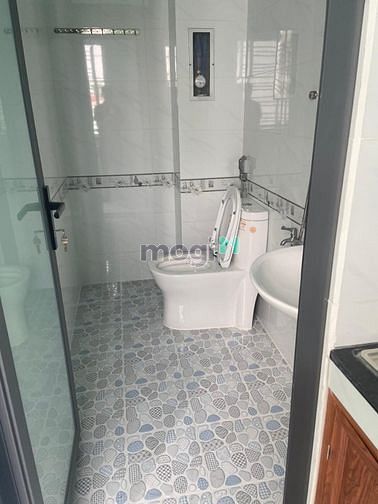 Hình ảnh Phòng thoáng mát gần Lê Văn Việt, giá từ 3tr5