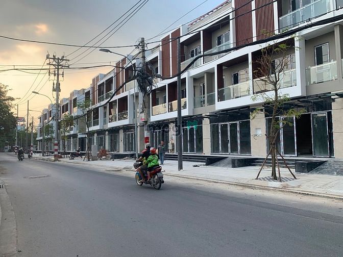 Hình ảnh Đất sổ hồng mặt tiền đường TX14, Q12, TPHCM