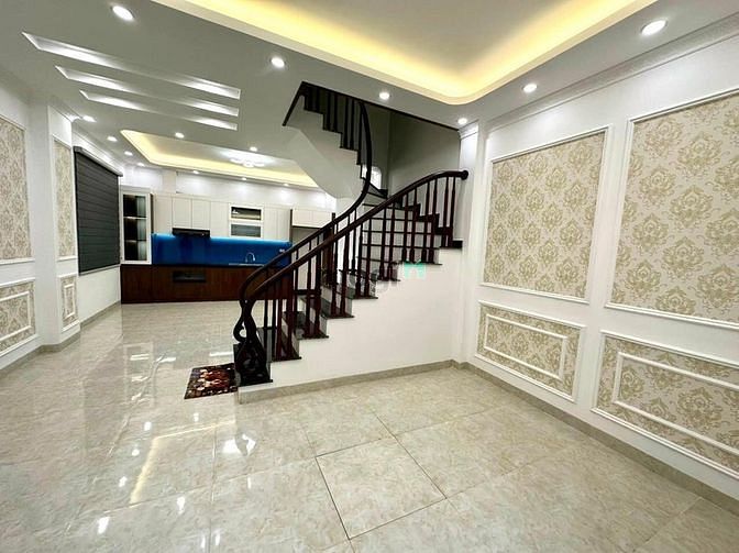 Hình ảnh Bán gấp nhà tại bồ đề , long biên