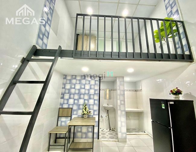 Hình ảnh CHDV Gác cao 2m ngay Tỉnh Lộ 10, Tên Lửa