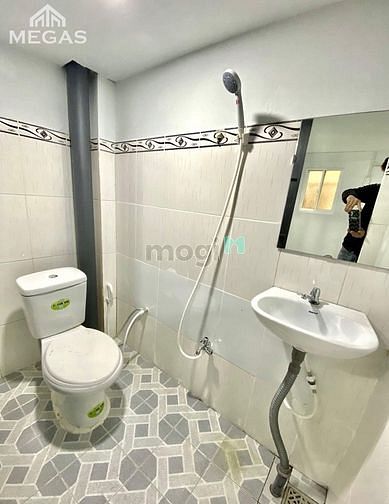 Hình ảnh CHDV Gác cao 2m ngay Tỉnh Lộ 10, Tên Lửa