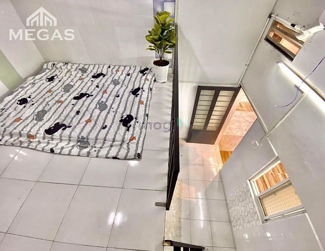 Hình ảnh CHDV Gác cao 2m ngay Tỉnh Lộ 10, Tên Lửa
