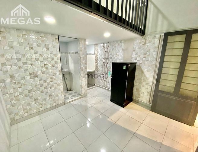Hình ảnh CHDV Gác cao 2m ngay Tỉnh Lộ 10, Tên Lửa