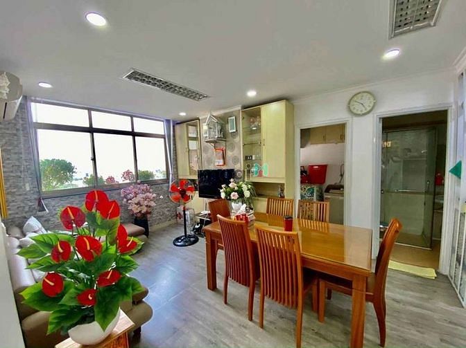 Hình ảnh CH gần trung tâm SCREC TOWER Q3 68m2 2Tỷ250 2PN