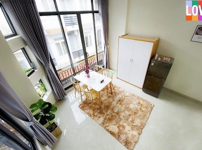 Hình ảnh Gác Cửa Sổ Bancol Nhất Chi Mai ngay Etown Cộng Hoà
