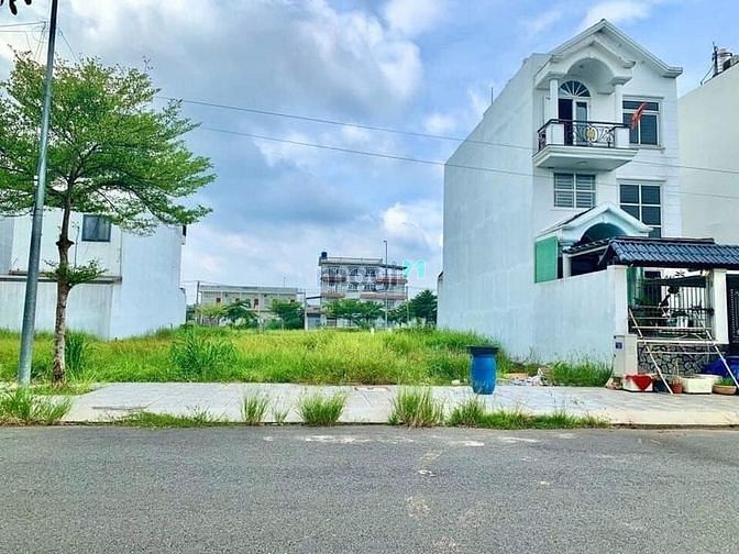 Hình ảnh C/Chủ Bán gấp 700m2 Đát Sát Chợ,Trường ĐH,KCN,SHR Thổ Cư 100% 1,4tỷ