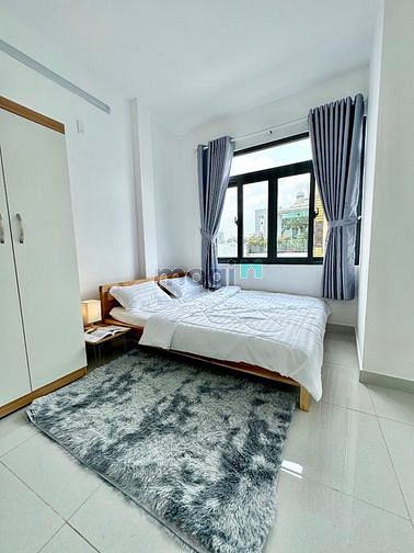 Hình ảnh Ban công full nội thất gần CV Làng Hoa