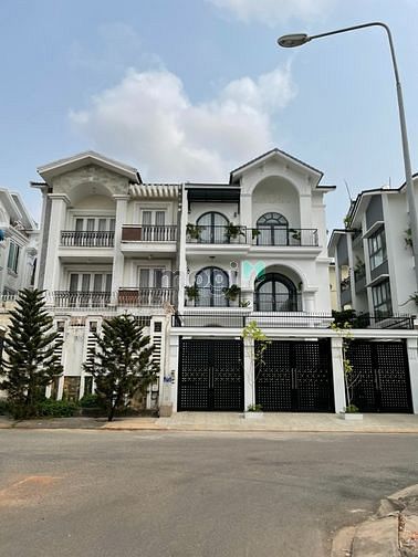 Hình ảnh CHO THUÊ BIỆT THỰ View Công viên, DT 300m2, 3 Tầng
