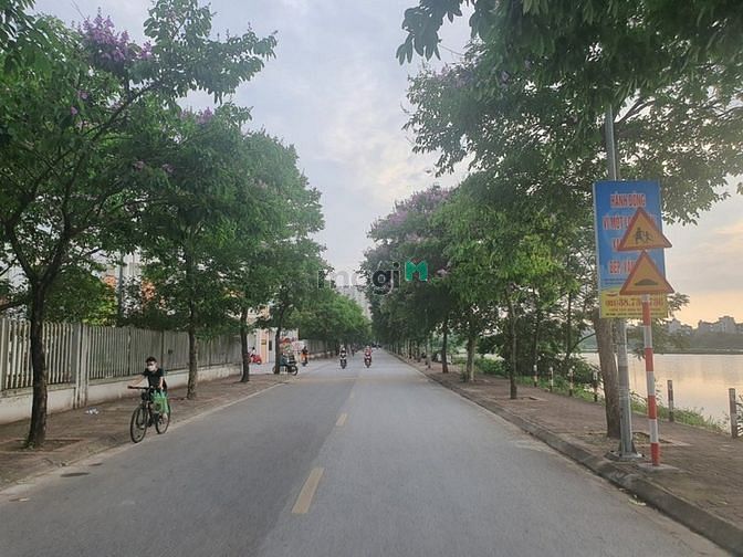 Hình ảnh Đất phân lô phố cổ linh, lô góc 2 mặt thoáng, view hồ