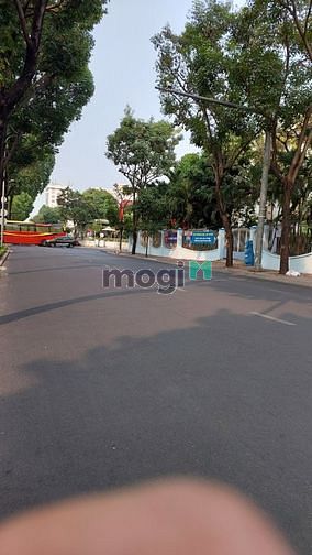 Hình ảnh Cho THuê Nhà Mặt Tiền Trung Tâm Q3