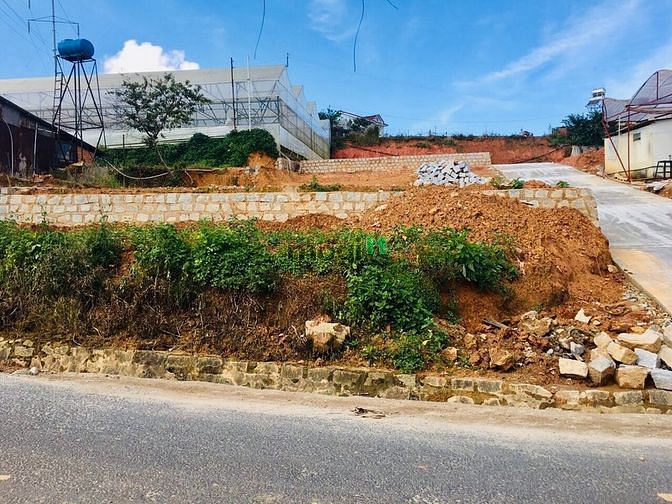 Hình ảnh Bán lô đất 2 mặt tiền đường chính Nam Hồ P11 Đà Lạt view đẹp
