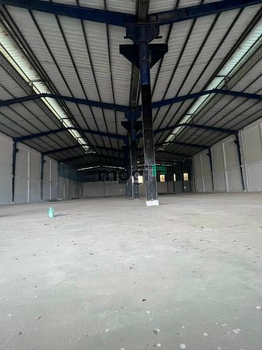 Hình ảnh Cho Thuê 1000m2 Bến Vân Đồn Gía Rẻ Bèo=105tr/th Đầy đủ giấy phép PCCC