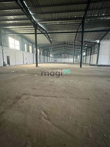 Hình ảnh Cho Thuê 1000m2 Bến Vân Đồn Gía Rẻ Bèo=105tr/th Đầy đủ giấy phép PCCC