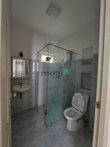 Hình ảnh Cho thuê nhà nguyên căn đẹp fun nội thất