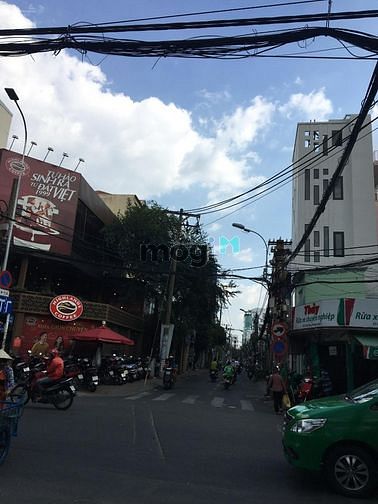 Hình ảnh Cho Thuê Nhà Mặt Tiền Trung Tâm Q3