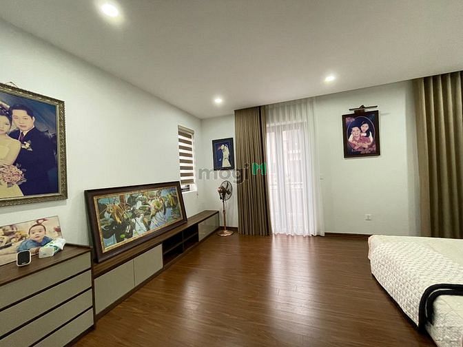 Hình ảnh CHo thuê biệt thự căn góc vườn hoa 135m2 KĐT Centa City
