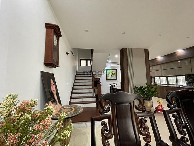 Hình ảnh CHo thuê biệt thự căn góc vườn hoa 135m2 KĐT Centa City