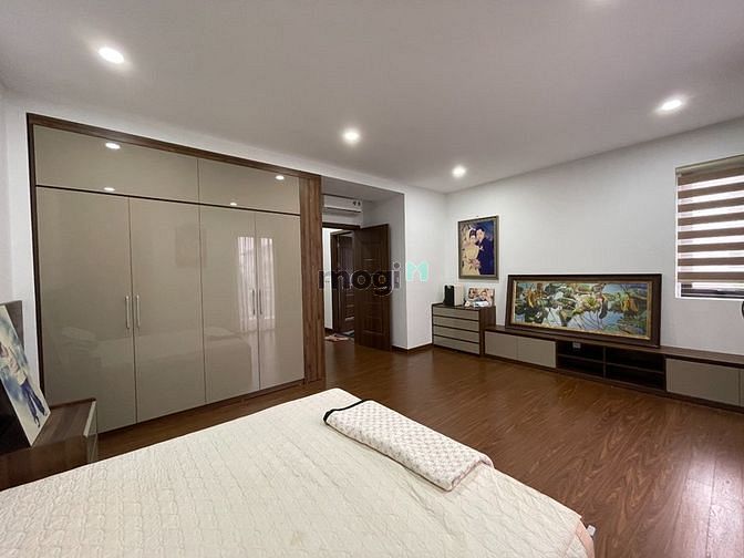 Hình ảnh CHo thuê biệt thự căn góc vườn hoa 135m2 KĐT Centa City