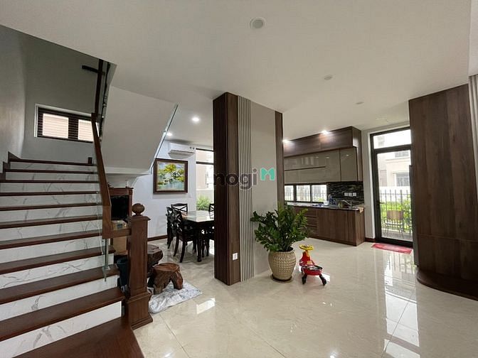 Hình ảnh CHo thuê biệt thự căn góc vườn hoa 135m2 KĐT Centa City
