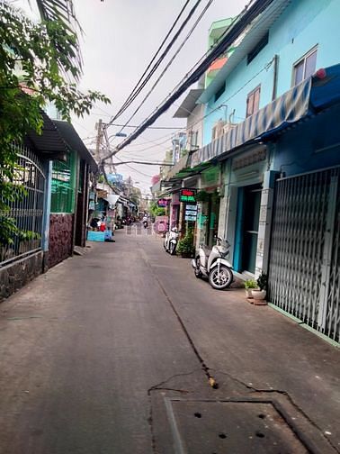 Hình ảnh 🔥 Nhà mới - đẹp, 3 tầng, 2pn 870/18B Lạc Long Quân