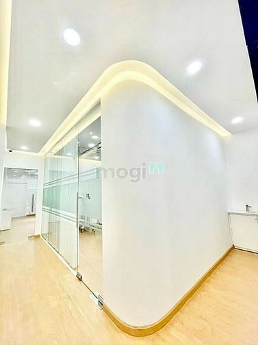 Hình ảnh Mặt Tiền Trương Định Q3 - 6 lầu Thang Máy