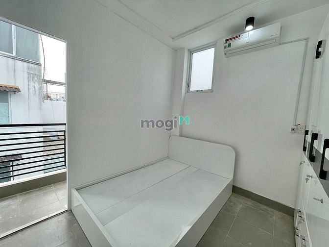 Hình ảnh Stuidio Full Nội Thất Bancol cửa sổ Siêu thoáng- kế bên Phan Xích Long