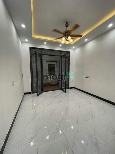 Hình ảnh Bán nhà đẹp Pháo Đài Láng, 42m2, 5 tầng, 4.85 tỷ