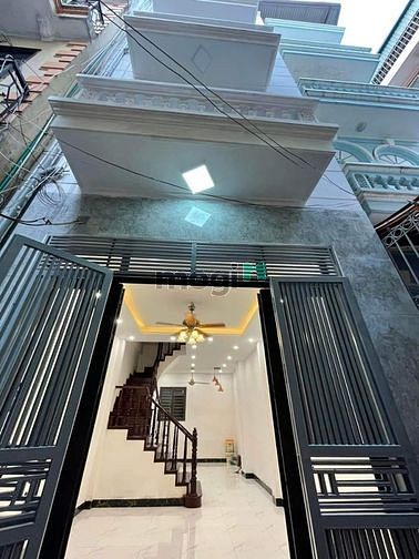 Hình ảnh Bán nhà đẹp Pháo Đài Láng, 42m2, 5 tầng, 4.85 tỷ