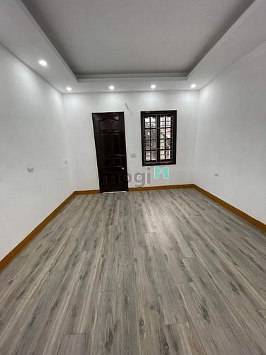 Hình ảnh Bán nhà đẹp Pháo Đài Láng, 42m2, 5 tầng, 4.85 tỷ