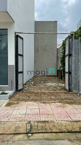 Hình ảnh Đất mặt tiền đường 215 (Hoàng Hữu Nam)