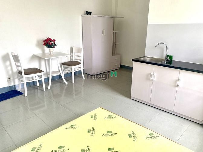 Hình ảnh Phòng rộng có ban công thoáng mát full nội thất
