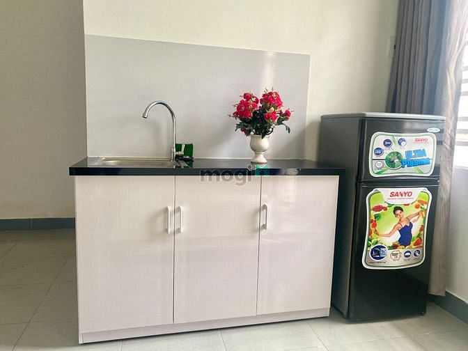 Hình ảnh Phòng rộng có ban công thoáng mát full nội thất