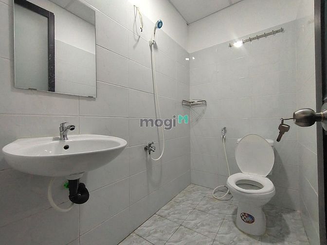 Hình ảnh Phòng rộng có ban công thoáng mát full nội thất