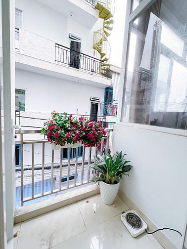 Hình ảnh Ngay chung cư Hà Đô - Ban Công - Thang máy - Hầm xe