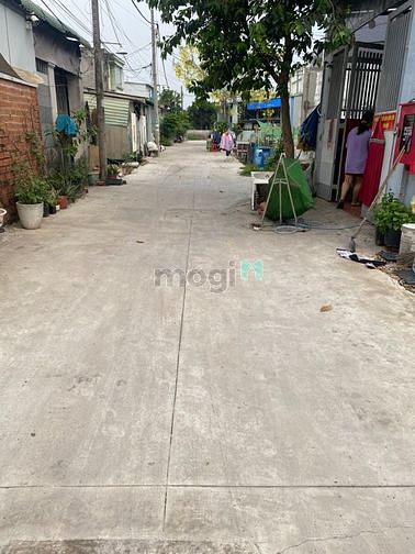 Hình ảnh ĐẤT 4 x 19m vào 1 SẸC Đường 6M. Gần ChỢ. Giá Chỉ 699
