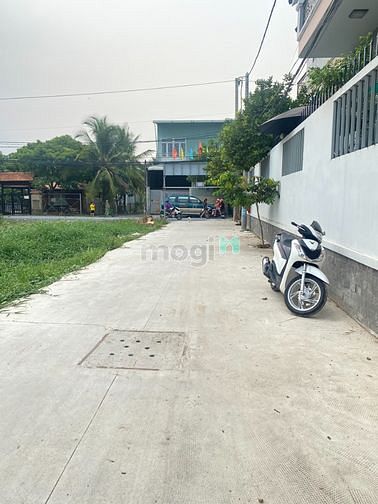 Hình ảnh ĐẤT 4 x 19m vào 1 SẸC Đường 6M. Gần ChỢ. Giá Chỉ 699