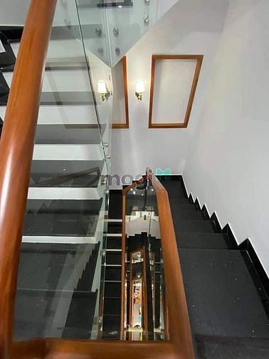 Hình ảnh Bán nhà tên lửa, bình tân, 4 tầng . 60m2, hẻm xe hơi,