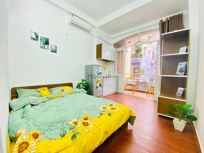 Hình ảnh Phòng ban công siêu rộng đường Hai bà trưng