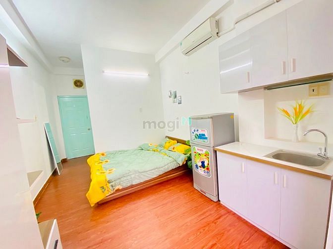 Hình ảnh Phòng ban công siêu rộng đường Hai bà trưng